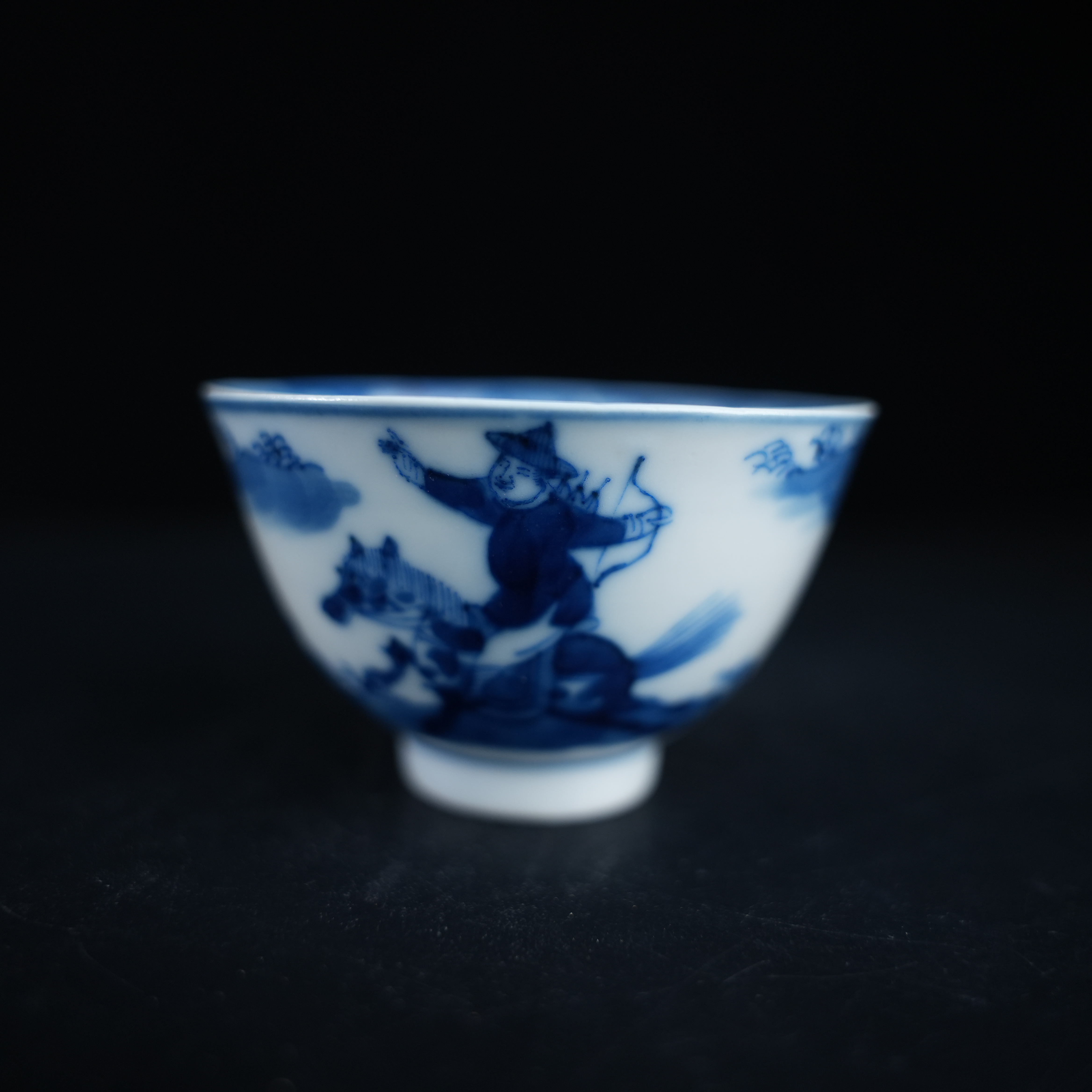 LXBYA240328013【十竹斋】清康熙刀马人物青花杯