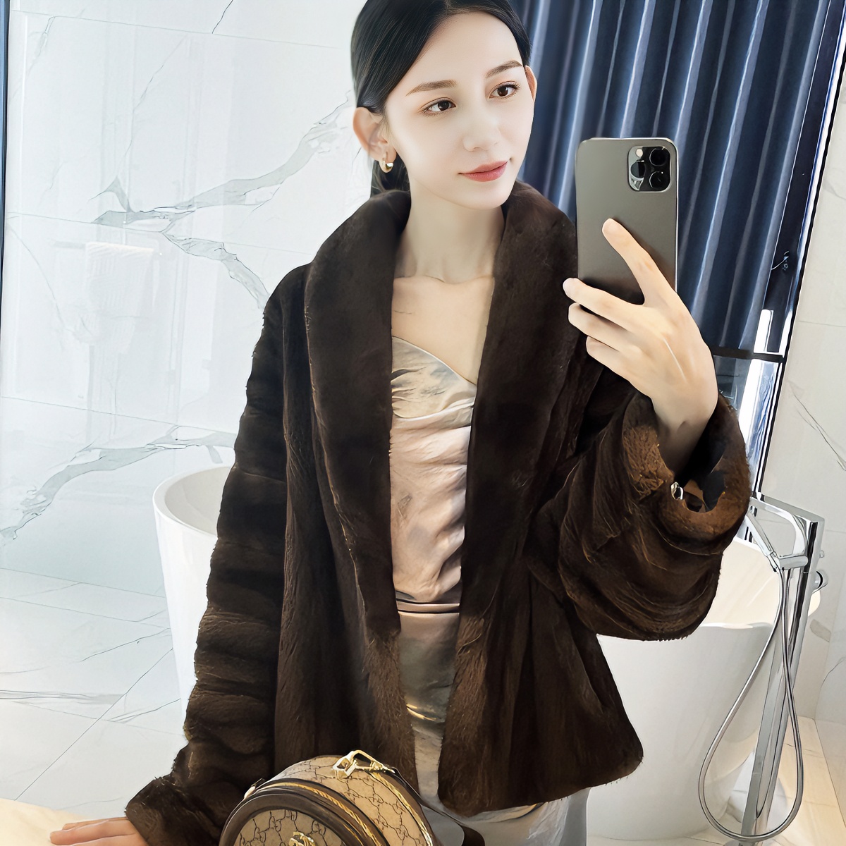 KATISIMAN/卡媞斯缦进口天鹅绒时尚皮草整貂水貂全抽刀短款外套女