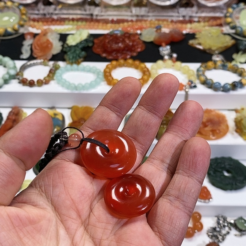 【闪购商品】蛇纹石玉颈饰未镶嵌火**民