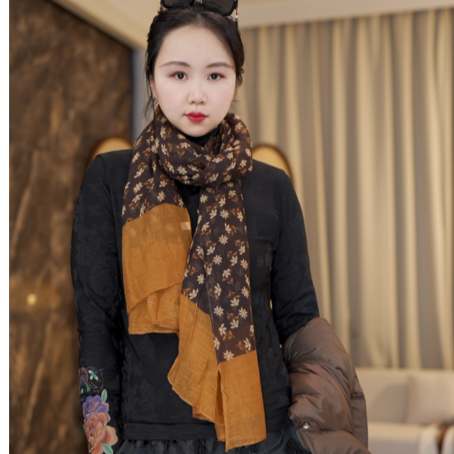 欣欣轻奢月华浓 时尚围巾·双色印花工艺咖色+黄色丝巾