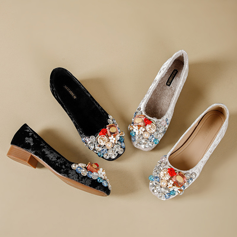 加绒款冬季新款手工定制民族风2025法式水钻粗跟女单鞋大码女鞋