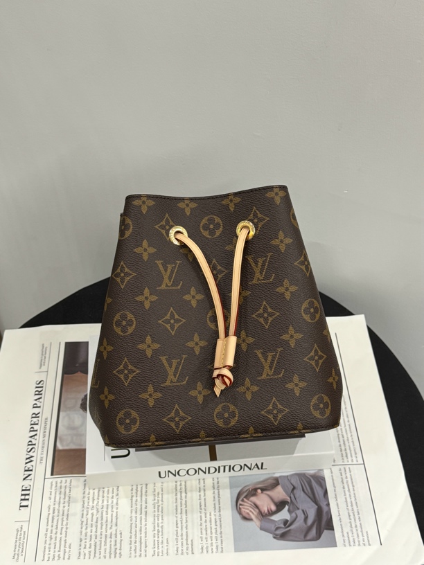 全新未使用 LouisVuitton/路易威登 8月带票 neonoe bb 大全套