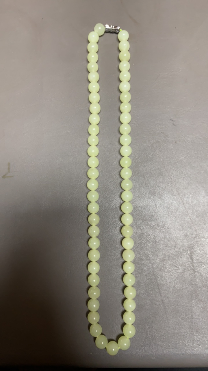 纯天然和田玉新疆黄口卡8项链