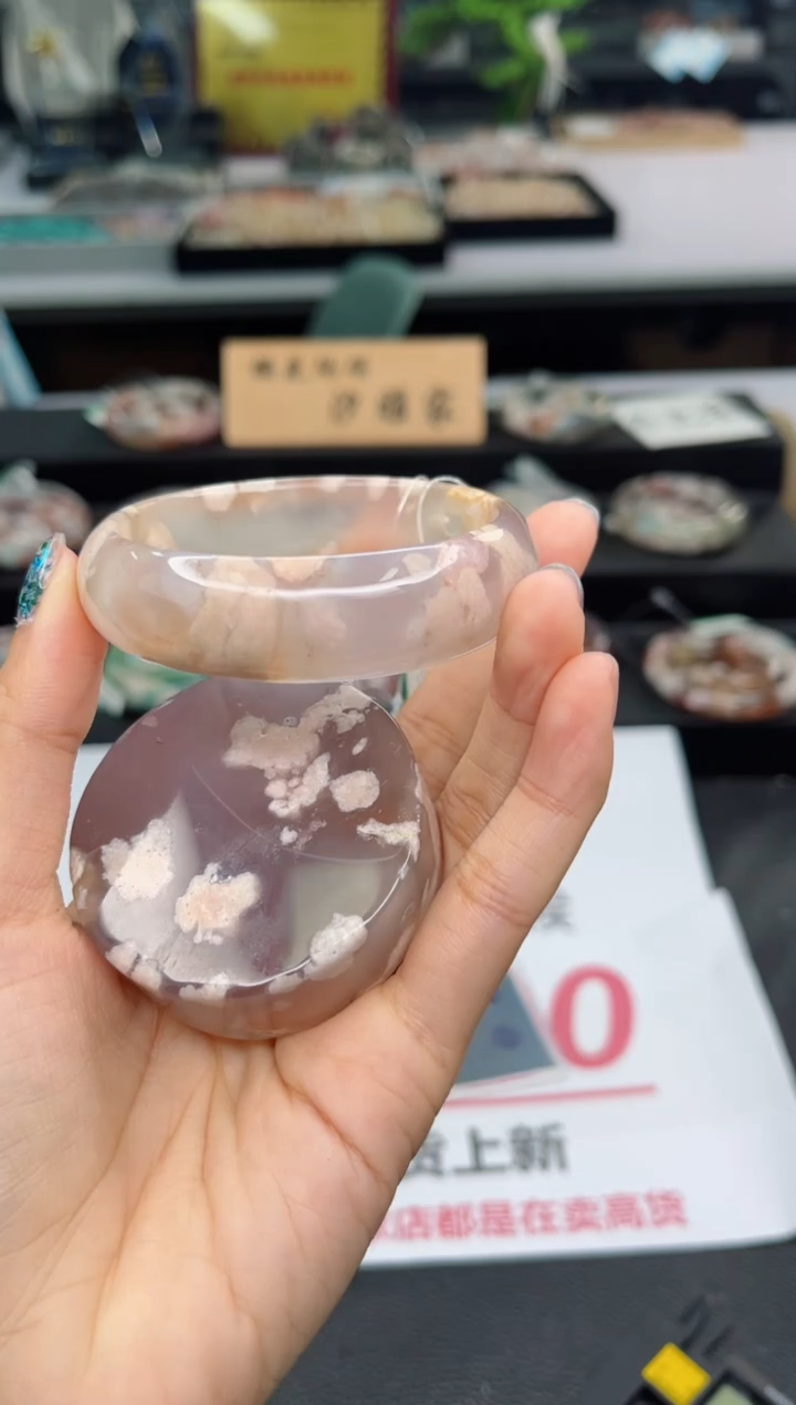 【闪购商品】石英质玉手镯未镶嵌56圈口（赠品镯心）3413071