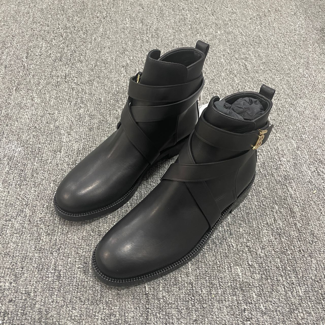 99新 BURBERRY/博柏利 （有盒）牛皮专属图案及踝马丁靴 36码/4495