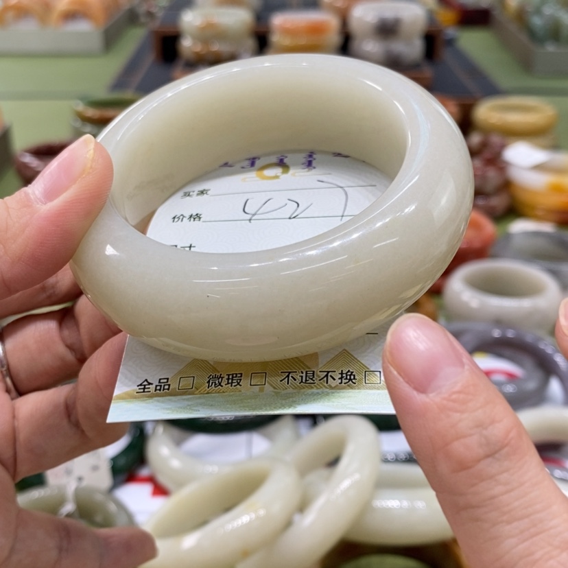 【闪购商品】石英质玉手镯未镶嵌