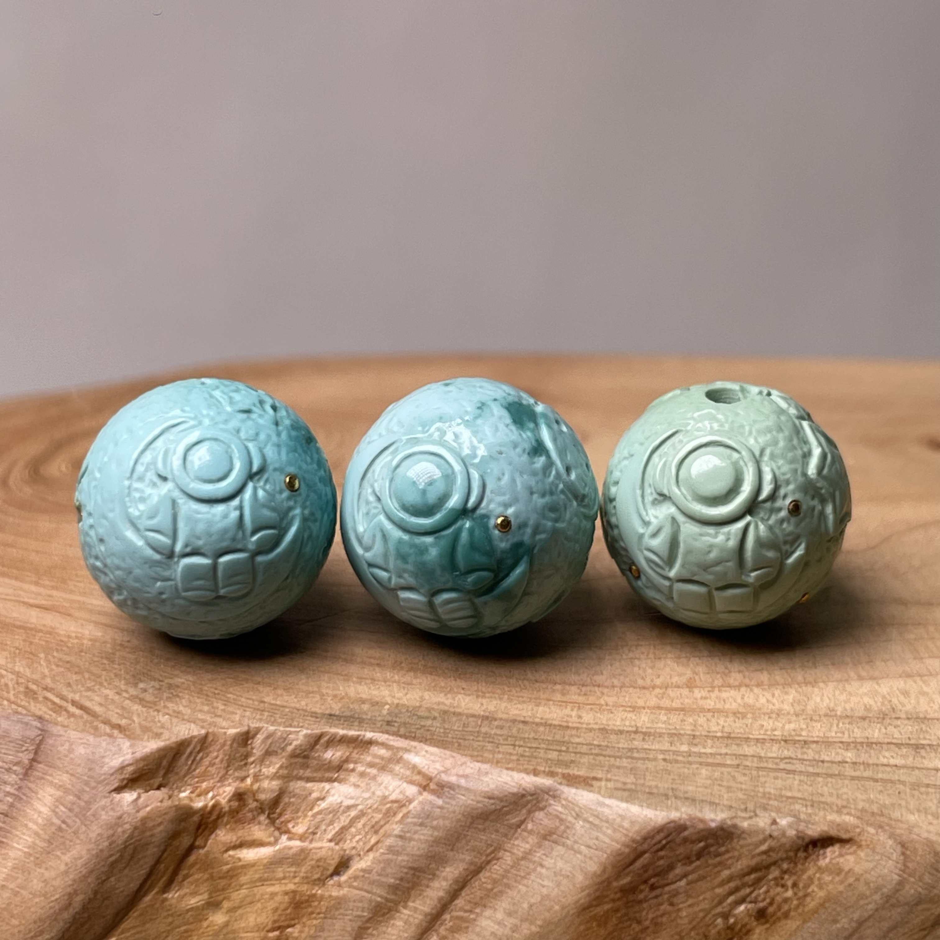 原矿绿松石太空珠11mm左右580一颗任选无水无油玉化精工雕刻手工