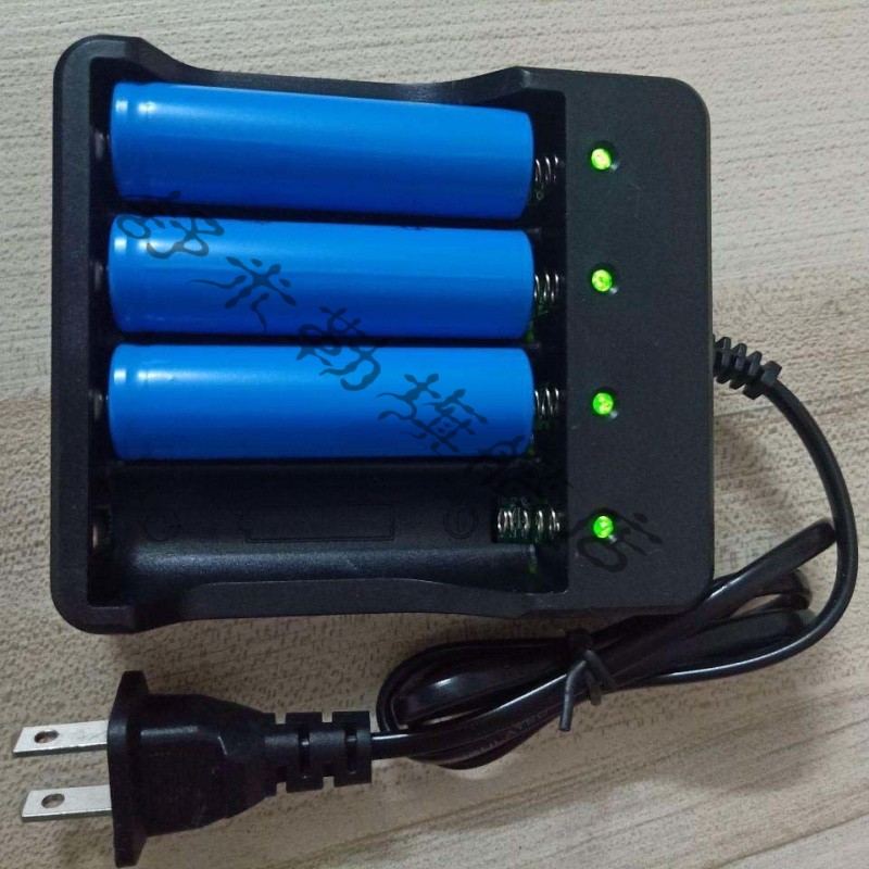 【小扬哥甄选】18650锂电池充电器3.7V4.2V强光手电筒锂电池充电