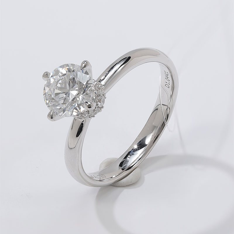 【合成/培育】慕蒂卡河南培育钻石1克拉围脖皇冠四爪18K金钻戒定制