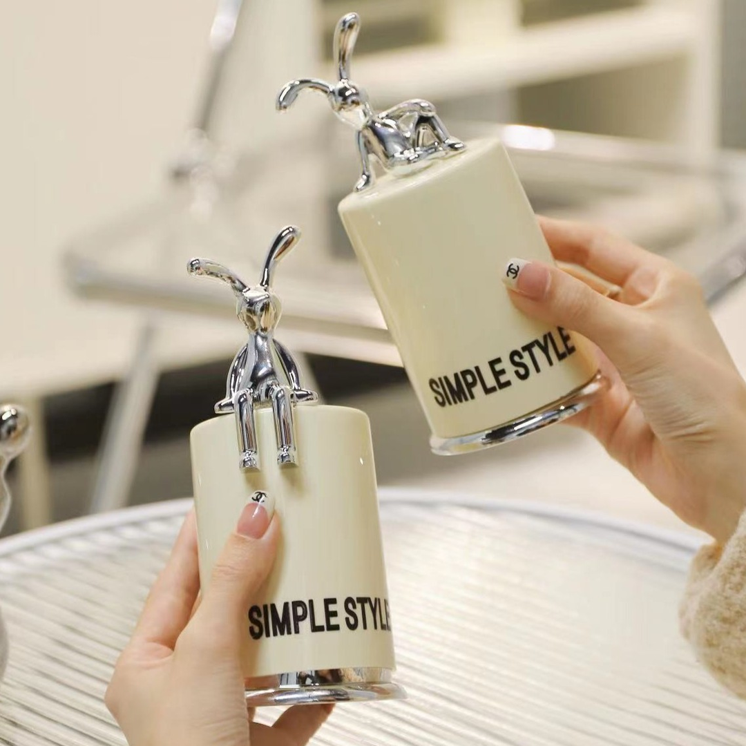 奶油色兔子牙签盒ins高颜值便携创意家用牙线盒牙签筒收纳棉签罐