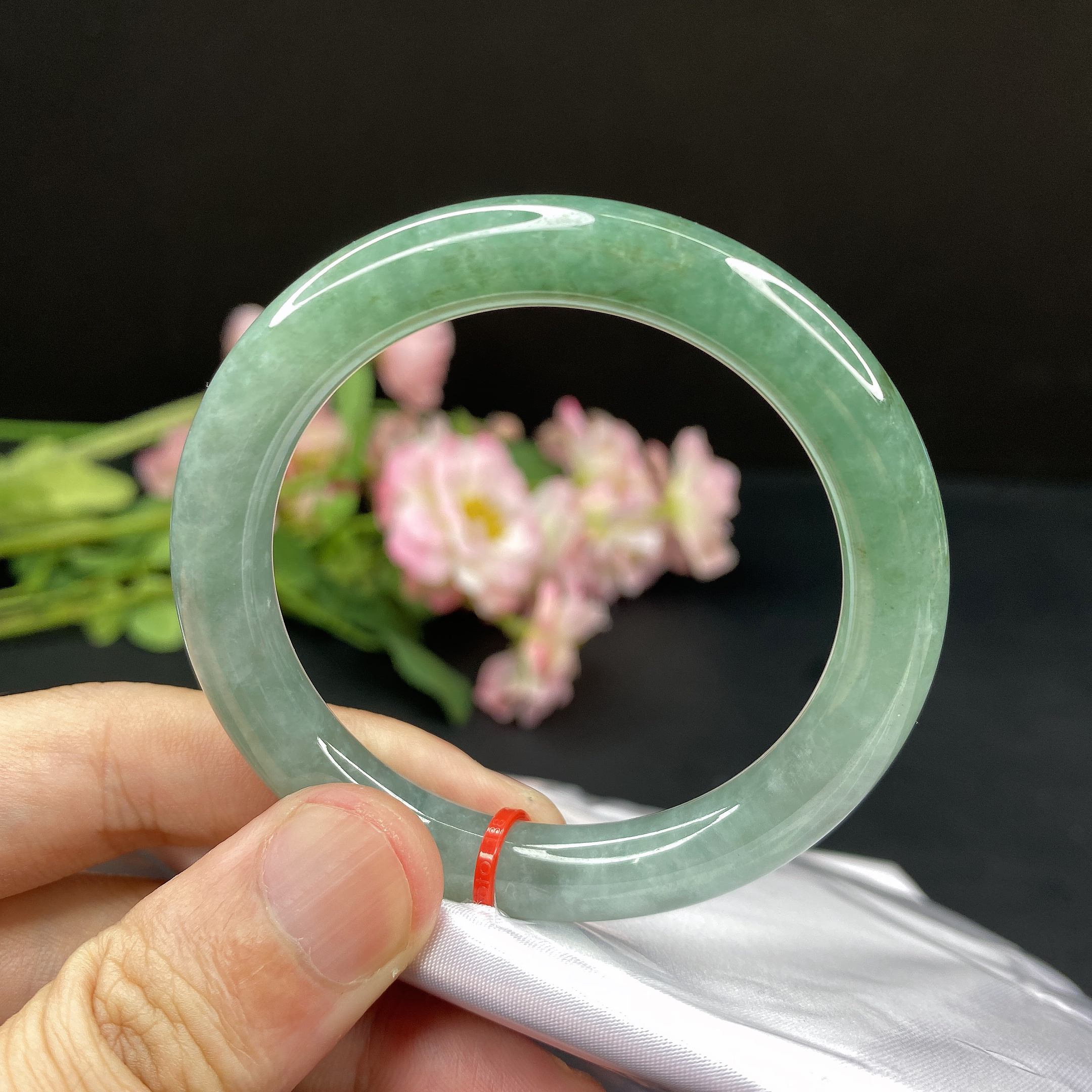 F1613缅甸天然翡翠A货手镯 52圈冰润满色油绿美人条玉镯子