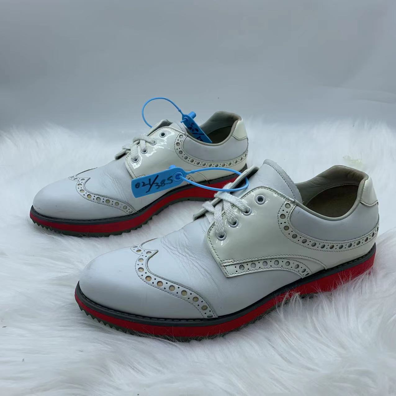 95新 Prada/普拉达 男士白色红底切尔西皮鞋二手38.5欧码