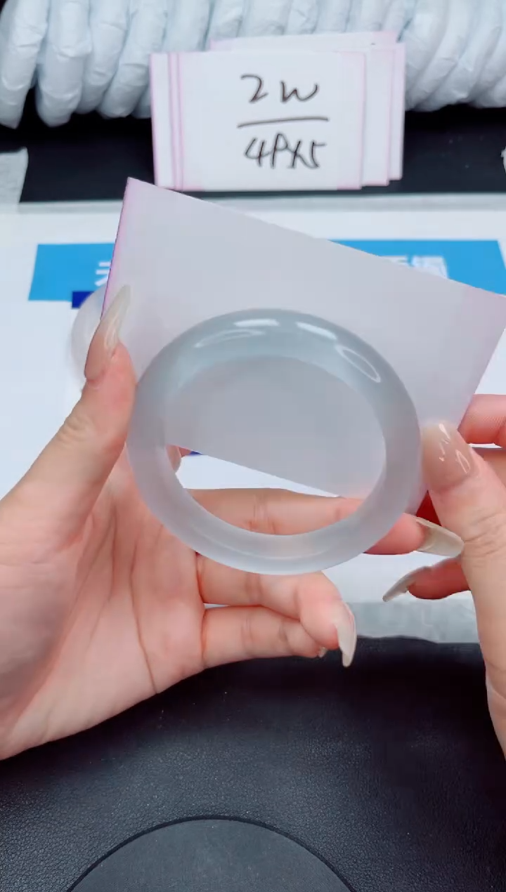 【闪购商品】石英质玉手镯未镶嵌129-56.5