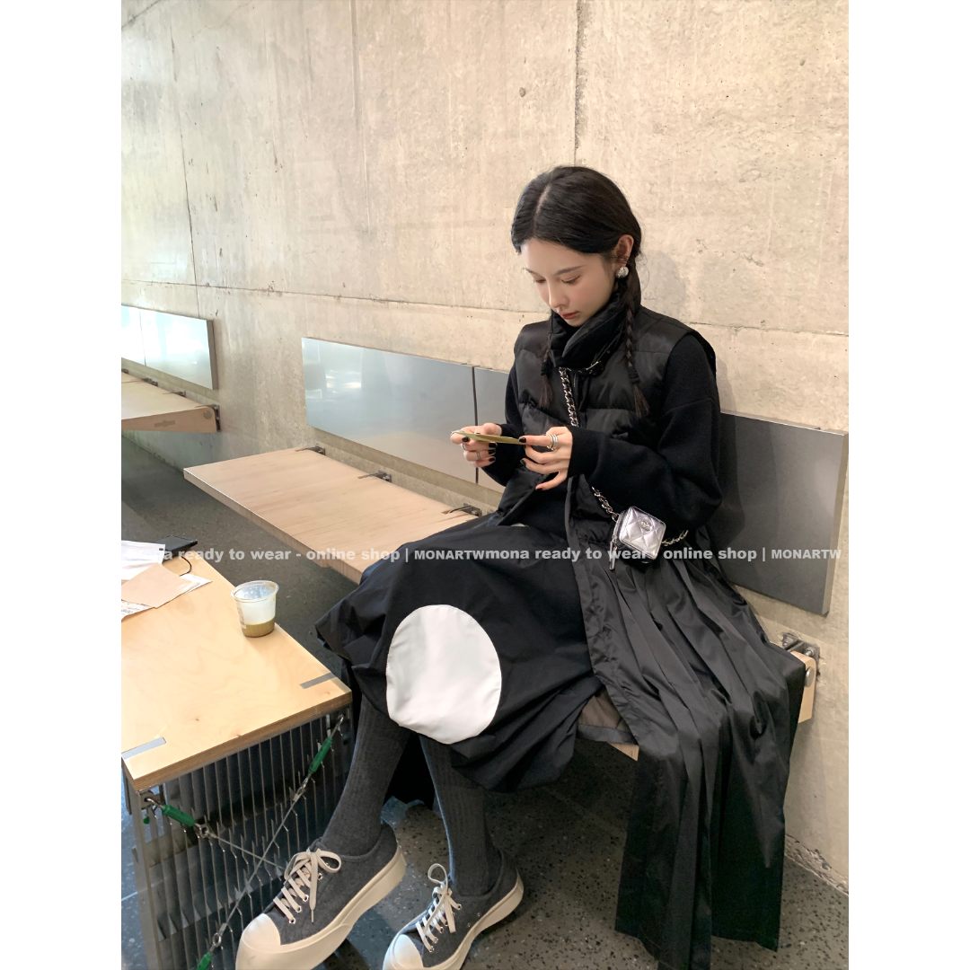 【MONA折扣款】黑色长款压褶长款无袖棉衣 OA145392-2