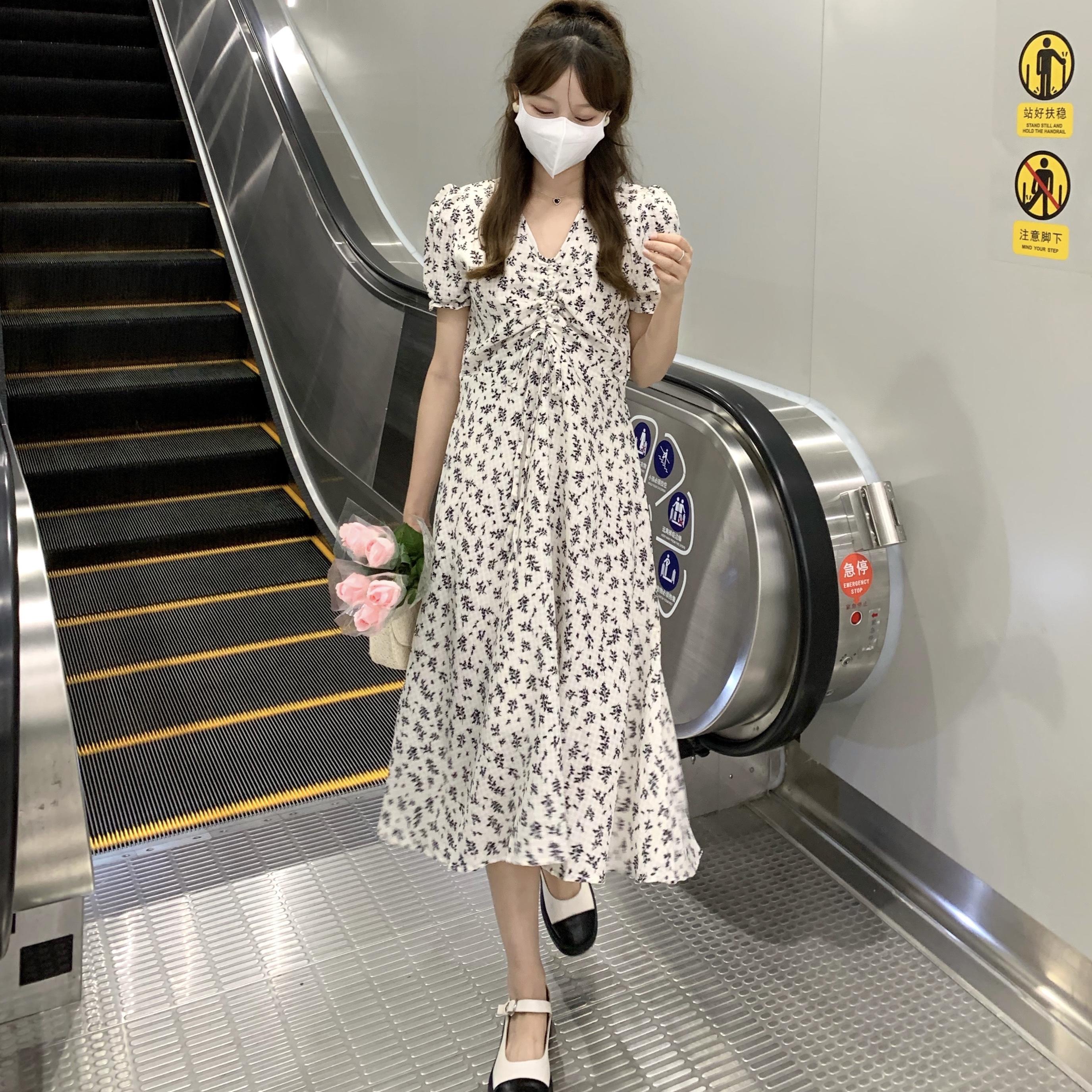 小个子碎花连衣裙150cm法式小众显高v领收腰短袖a字中长裙xs码夏