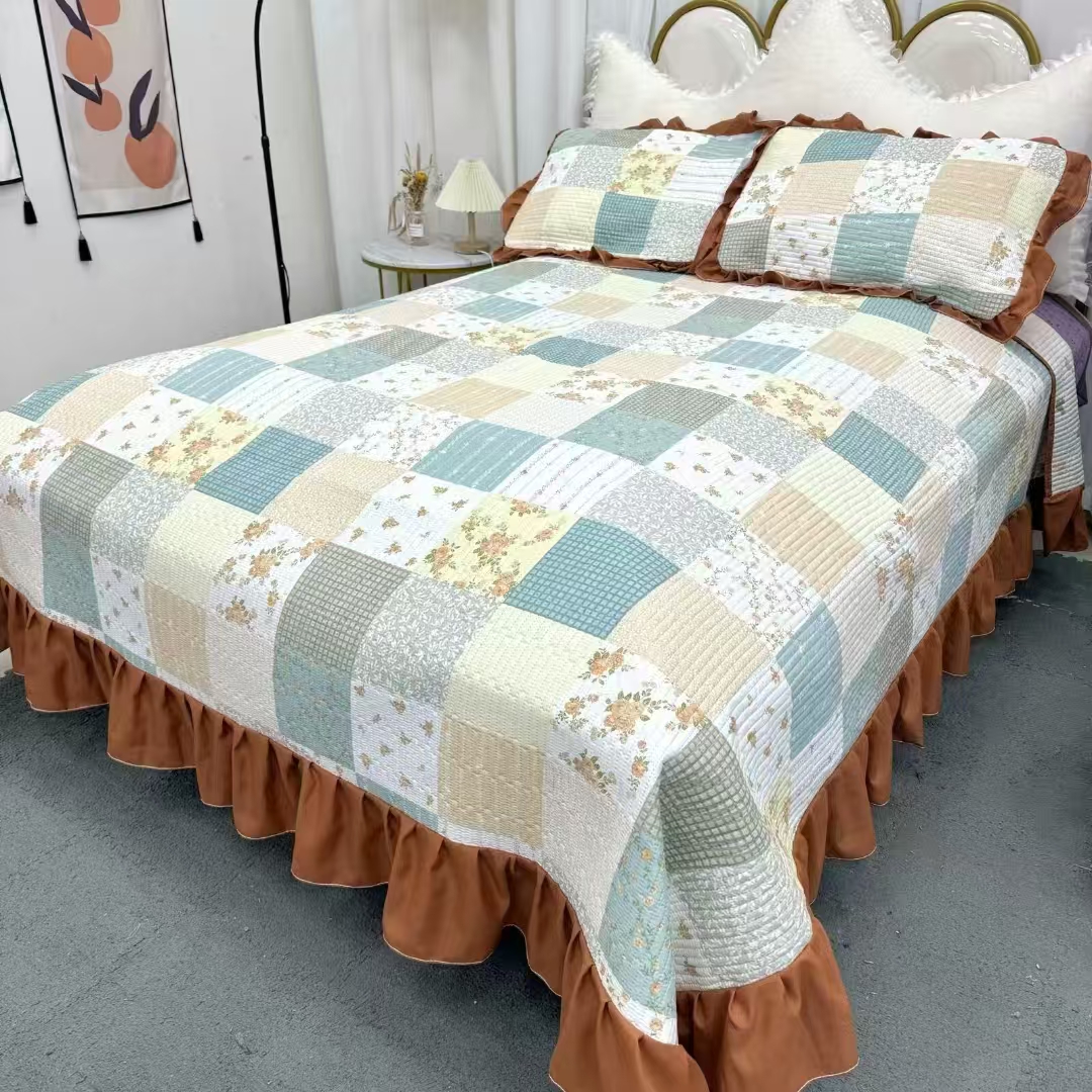 【裙边床盖】<百福拼接格>2.4X2.4m<±5cm><含裙边>绗缝多功能水洗