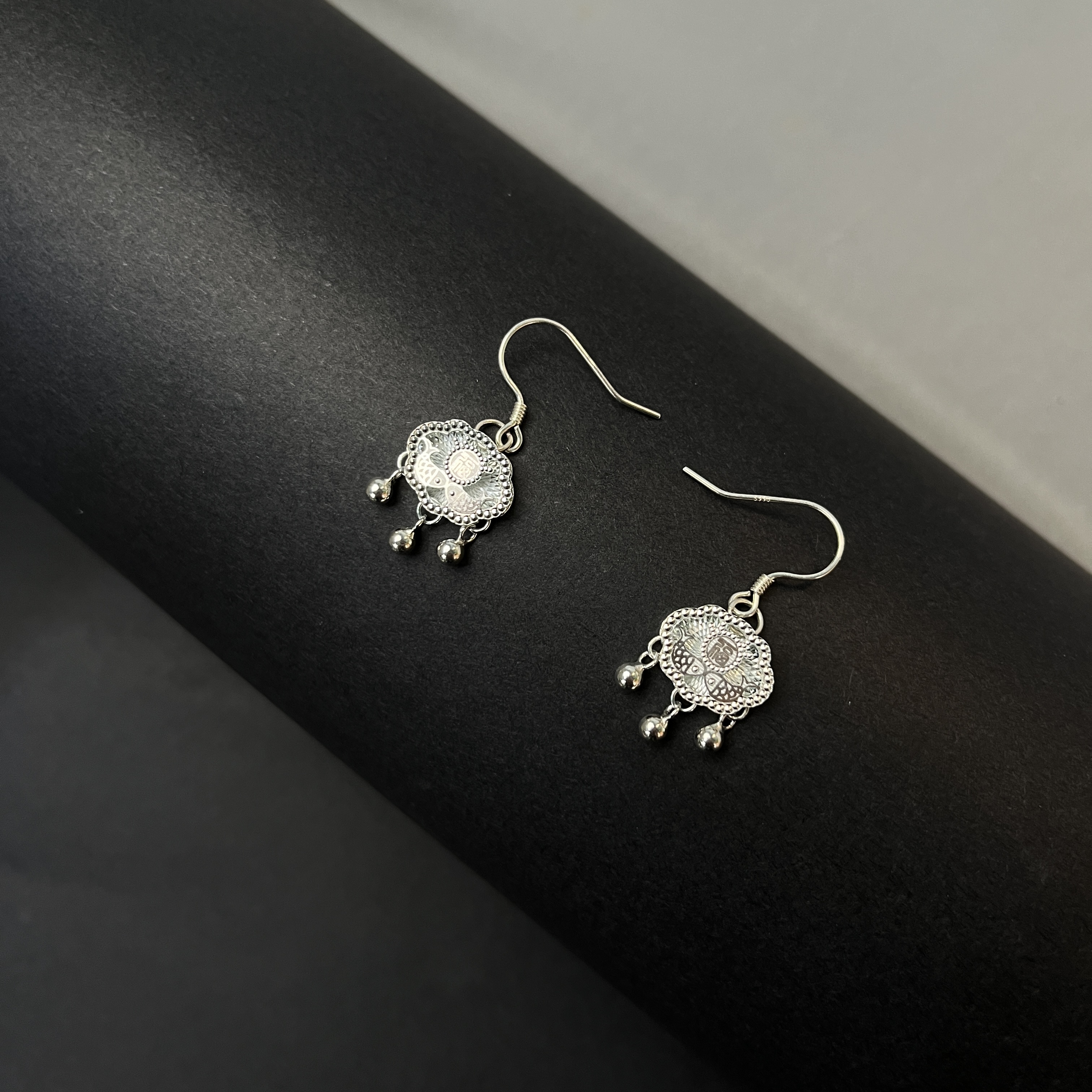 足银耳饰 足银CNC平安锁耳环新款2024轻奢小众耳饰气质流苏耳坠