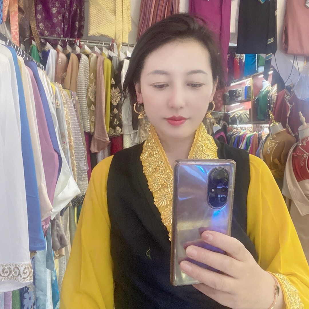 贡珍衣勒翁衬衣翻领衬衣