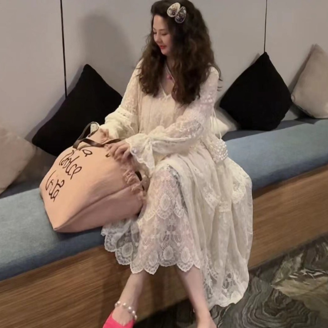 【朵朵家】蕾丝网纱吊带两件套长裙V领显瘦仙女长袖连衣裙（现货）