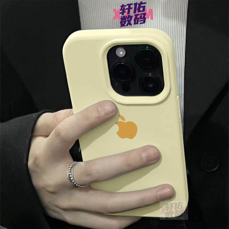 奶黄色液态硅胶手机壳iphone15promax大孔14/13/12/11防摔女款x套