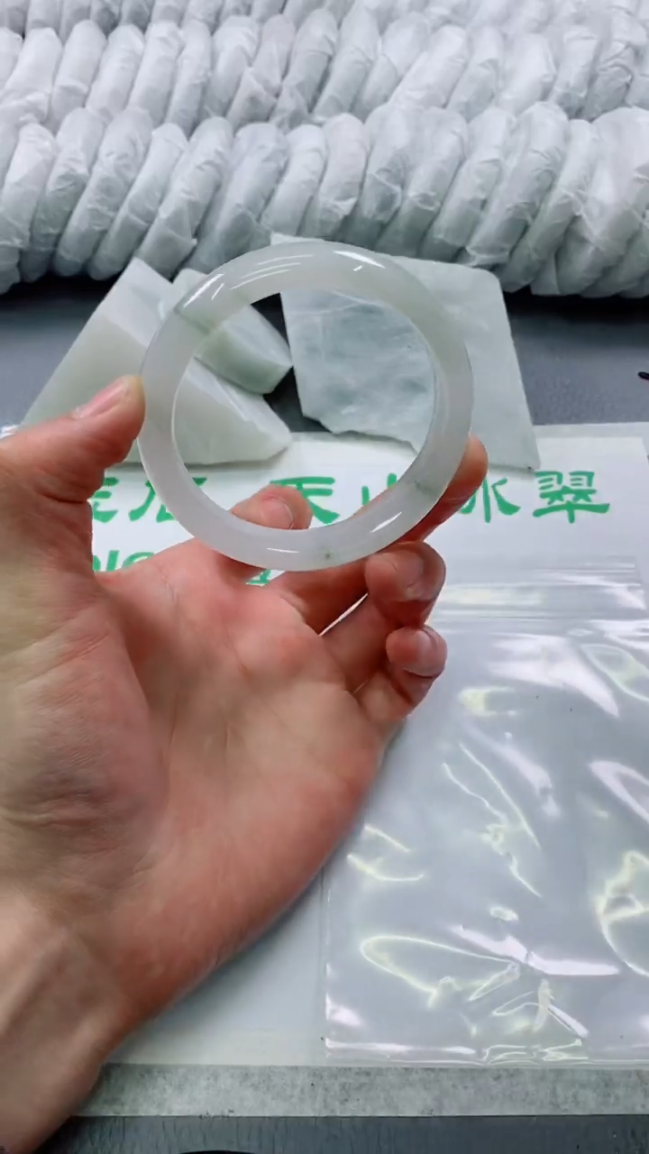【闪购商品】石英质玉手镯未镶嵌A73-60-61