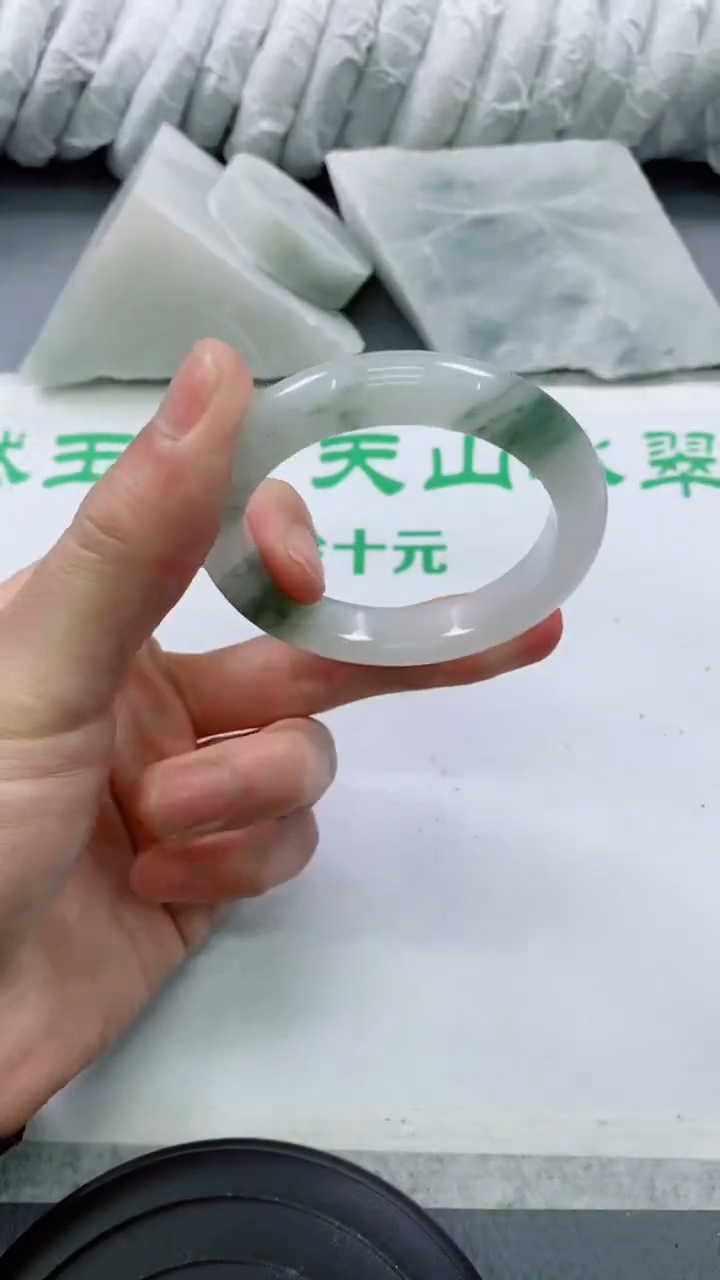 【闪购商品】石英质玉手镯未镶嵌S82-52-53