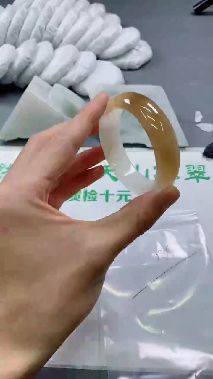 【闪购商品】石英质玉手镯未镶嵌Q195-56-57
