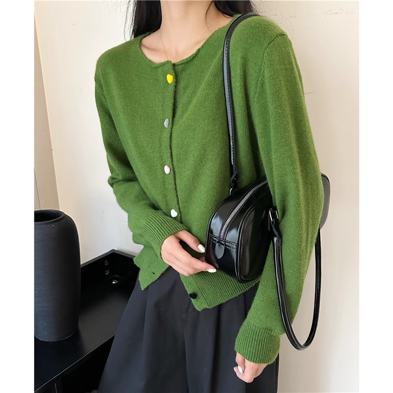 2025圆领爱心纽扣针织开衫外套针织毛衣女装百搭春秋纯色时尚外套