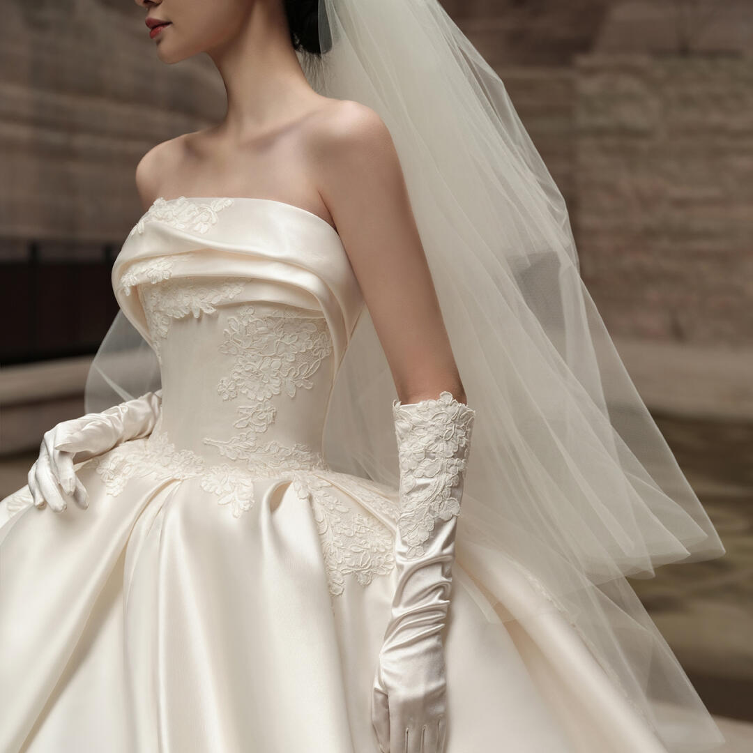 缎面婚纱主纱新娘质感拖尾法式抹胸复古白色香槟色奢华高端礼服