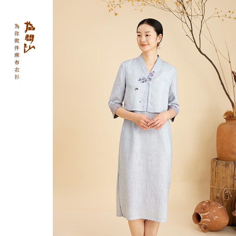 指间沙2335051女装2023年秋季新款假两件V领炒色刺绣亚麻连衣裙
