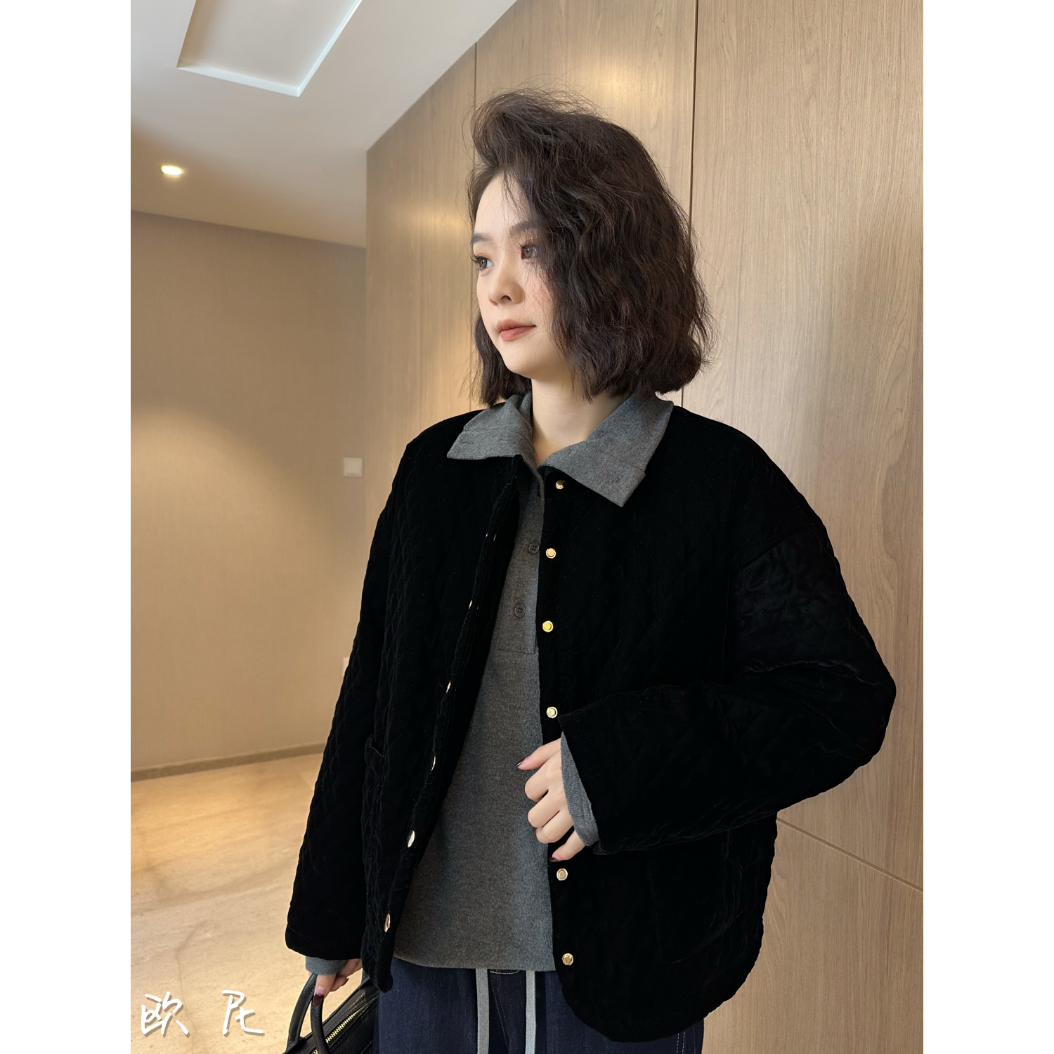 欧尼私服【夜与法兰西】烫金小圆扣丝绒白鸭绒短外套 2312