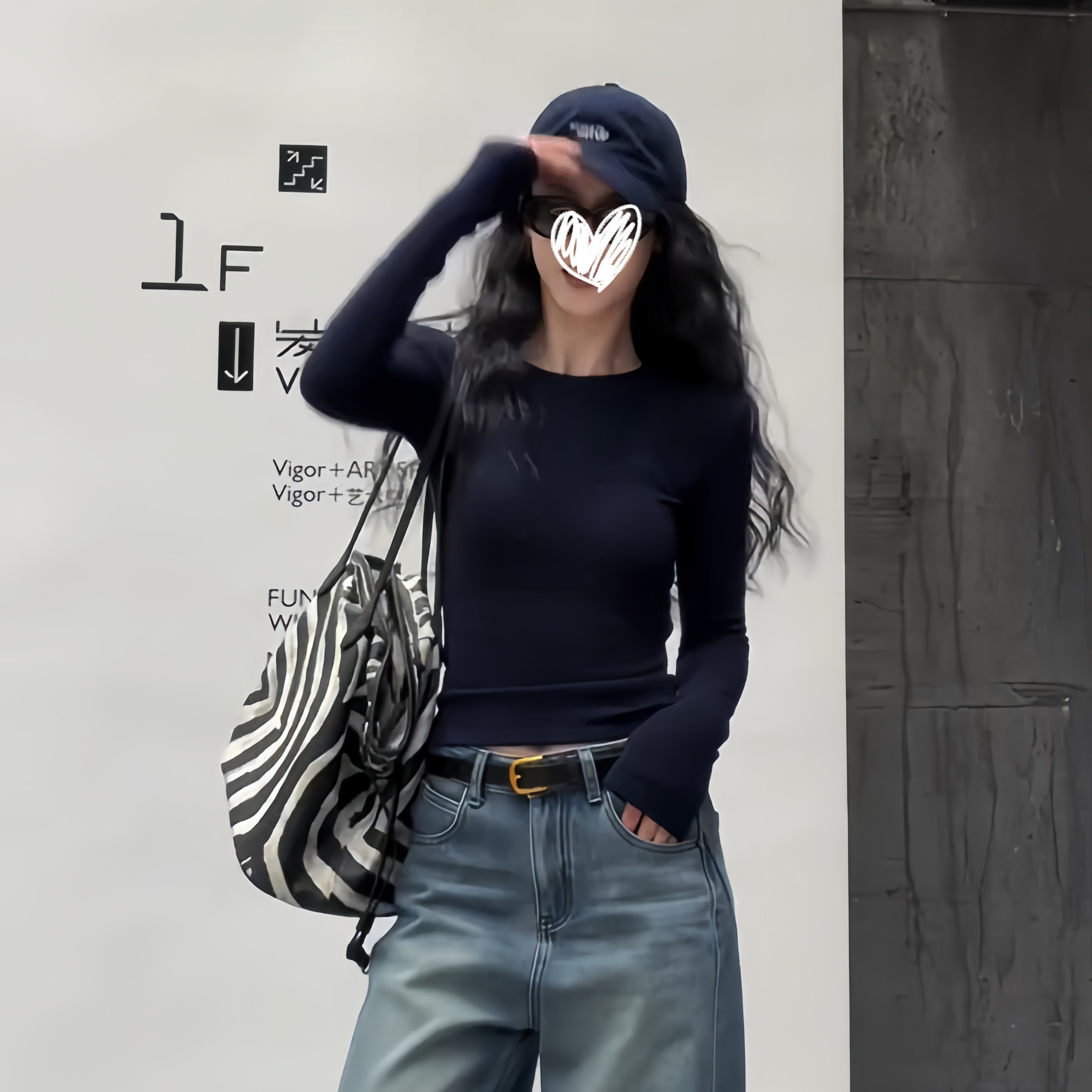 艺等多色圆领经典款上衣显瘦长袖打底衫带垫肩直角肩纯色百搭T恤