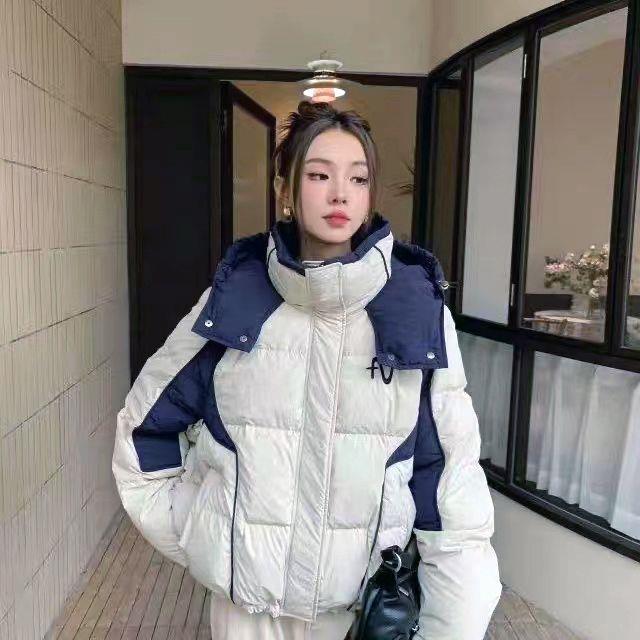 波司登2023年新款拼色羽绒服短款冬季女连帽加厚白鸭绒羽绒服外套