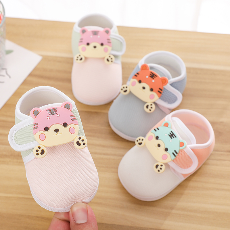 春夏0-1岁婴幼儿软底学步鞋透气防滑软底新生儿不掉鞋男女宝宝鞋