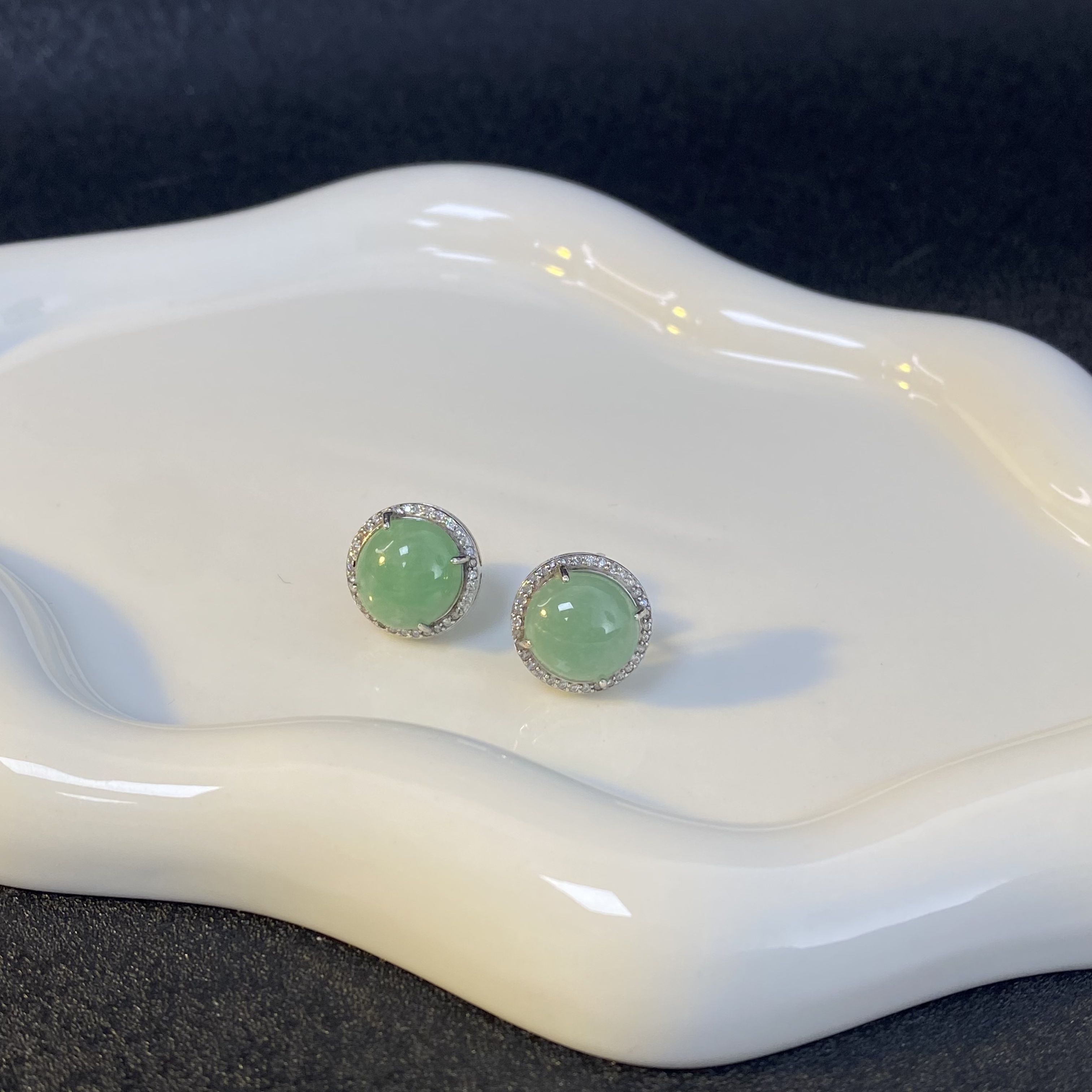 翡翠绿蛋面耳钉  气质轻奢大蛋面款耳钉