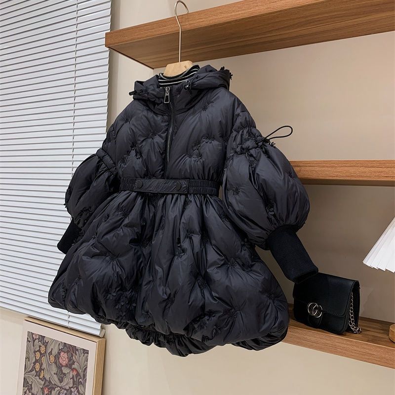 2024新款童装冬季女童法式灯笼袖立体刺绣盘花收腰保暖羽绒服外套