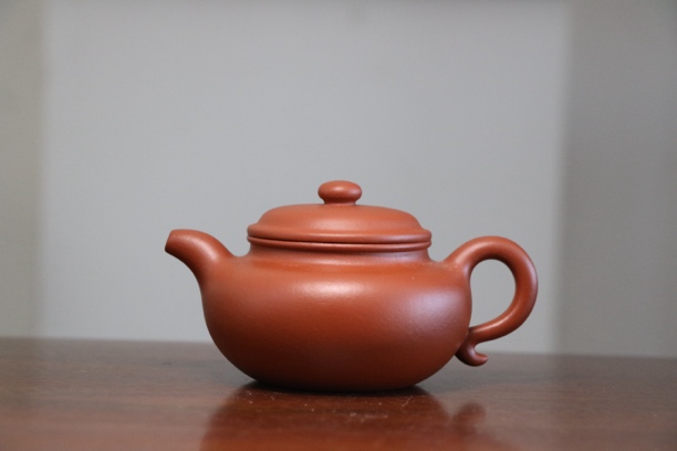 【大亨仿古壶】约190毫升 半手工制作 生砂朱泥 内推孔