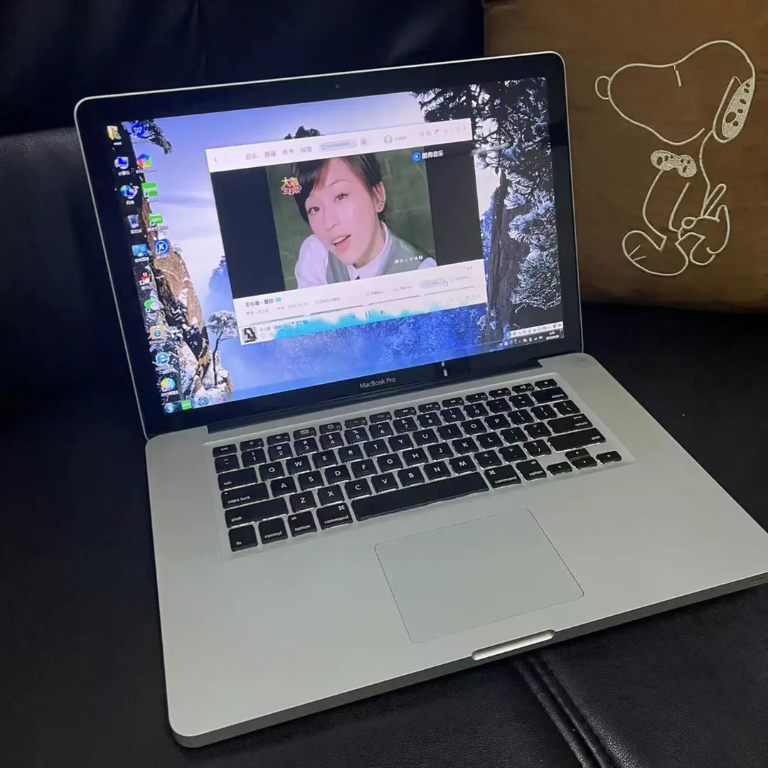 9新 Apple/苹果 MacBook Pro15寸i7大屏幕游戏娱乐独显办公-柠檬