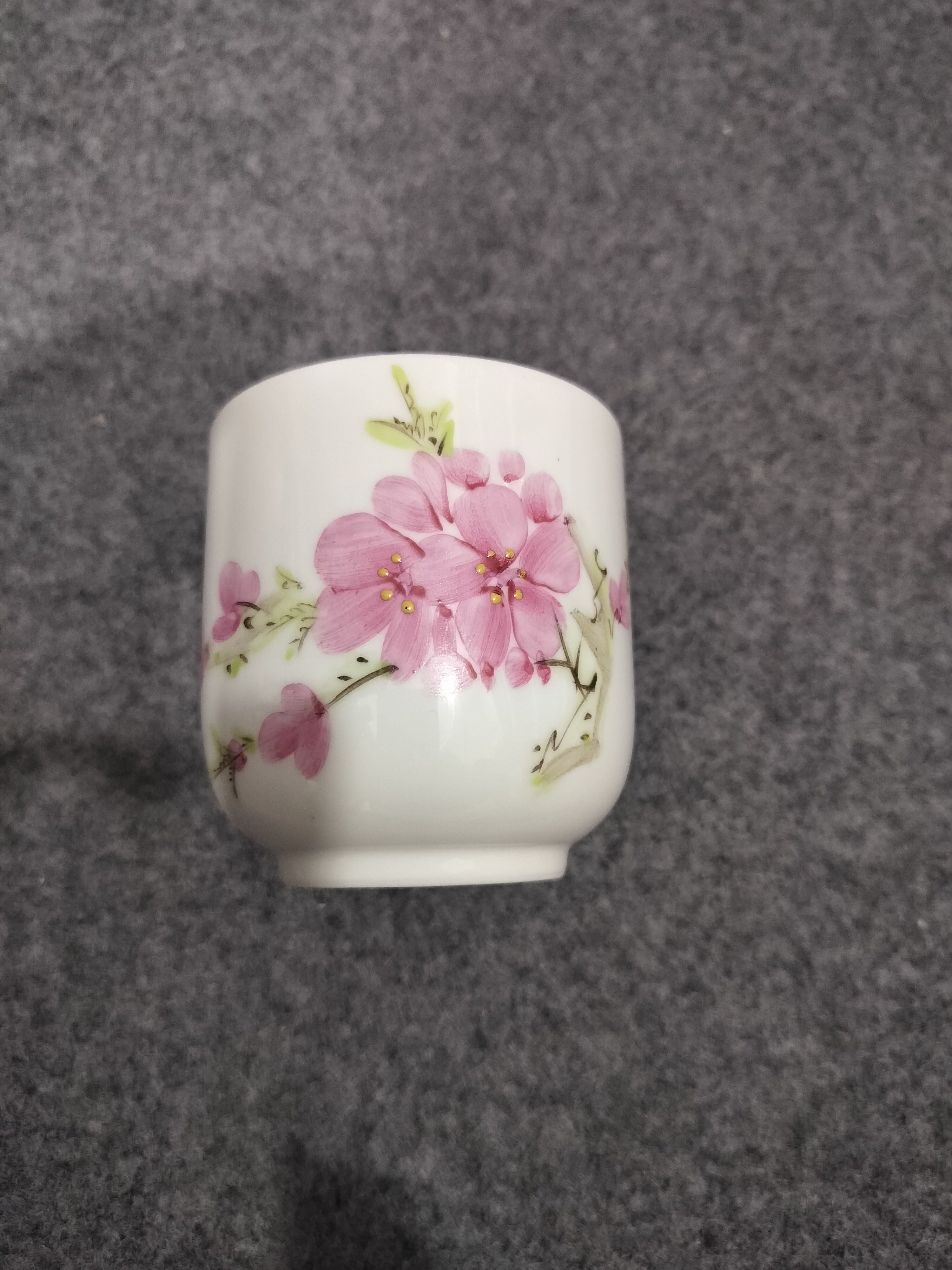 景德镇高温瓷，杯子，画面水点桃花，容量70cc
