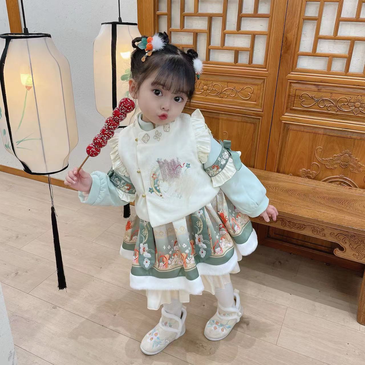 云水荷-女童冬装新款马面裙公主裙加绒汉服套装