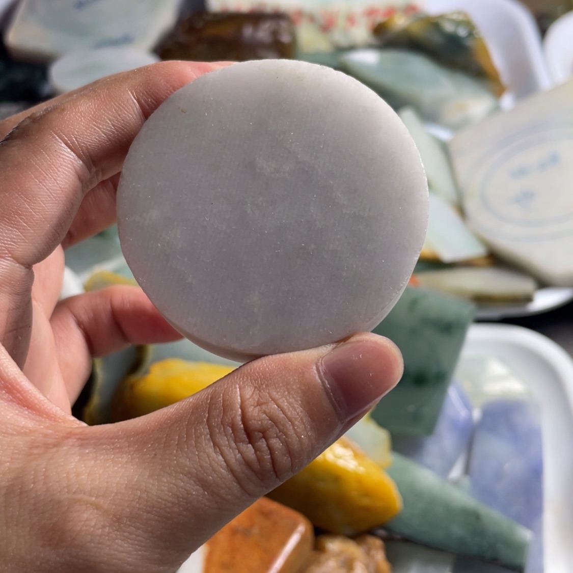 【闪购商品】翡翠颈饰未镶嵌金****＞