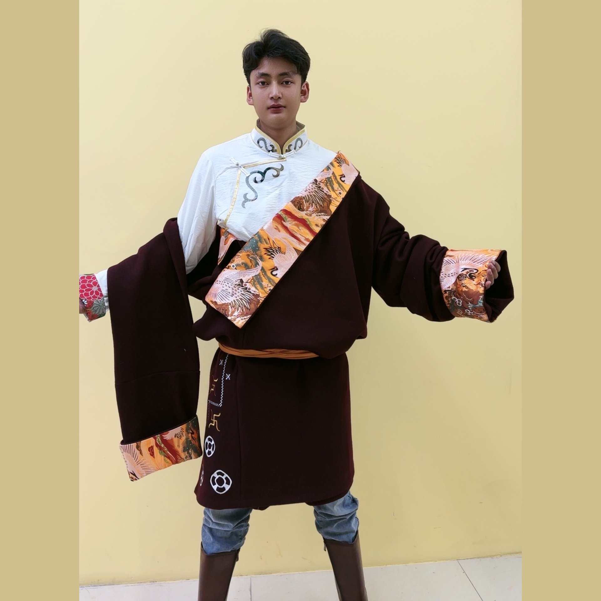 男士呢子藏袍仿氆氇藏式长袍西藏康巴藏装宽松时尚休闲百搭藏服