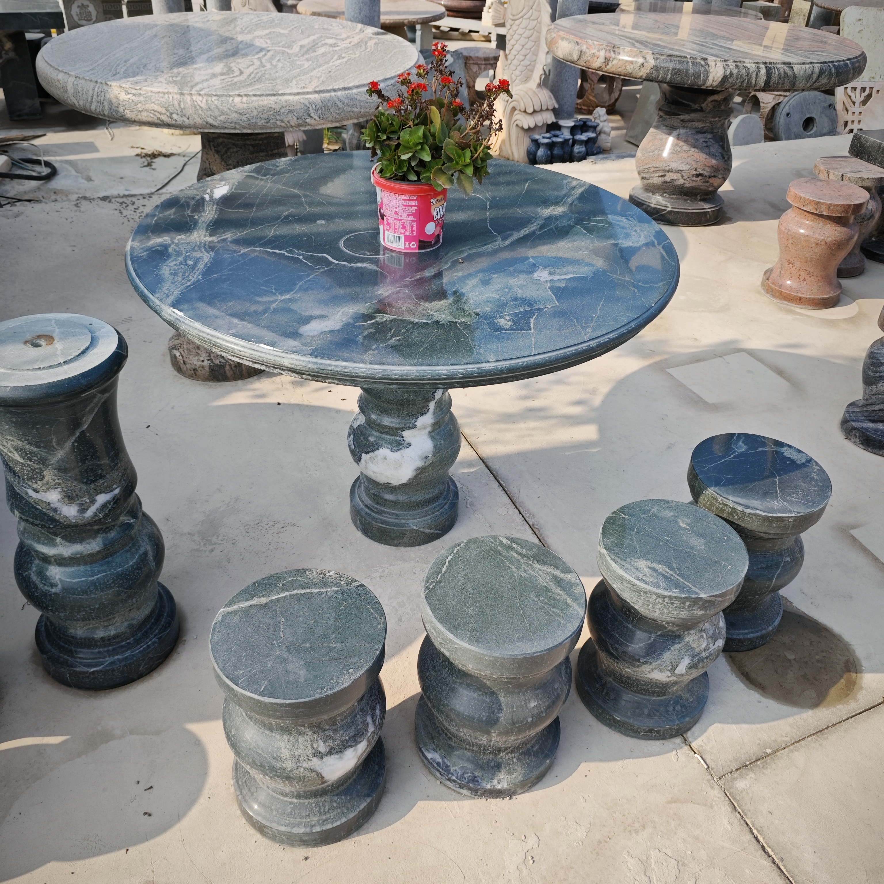 富贵绿天然石材圆桌直径90厘米含4凳一套包邮送货上门不含卸车