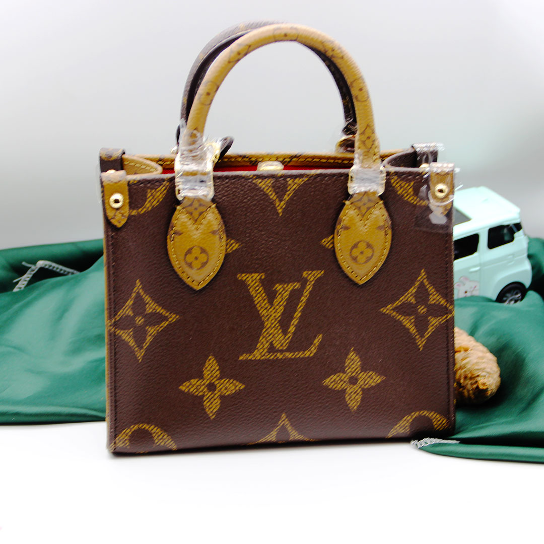 全新未使用 LouisVuitton/路易威登 ONTHEGO BB/单肩包M46839