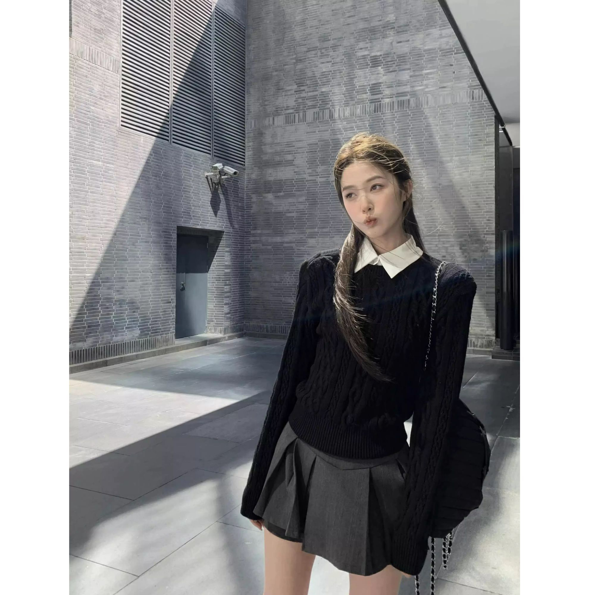 美式复古学院风假两件绞花黑色毛衣女秋冬季高级感正肩针织衫上衣