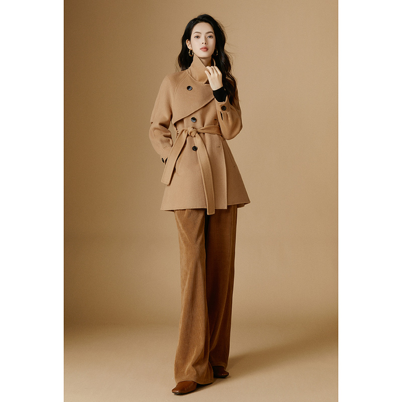 晚白【粉丝专享】收腰绵大衣女24070111