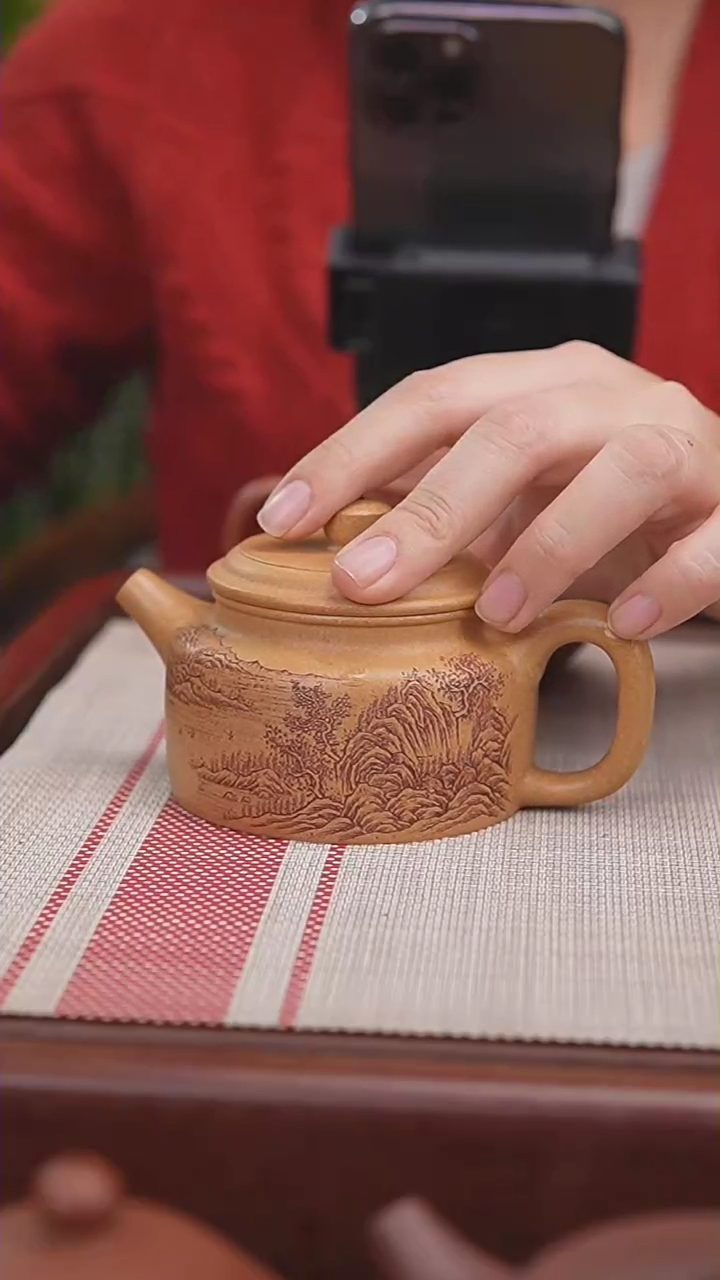 【闪购商品】紫砂茶壶黄金段德钟山水
