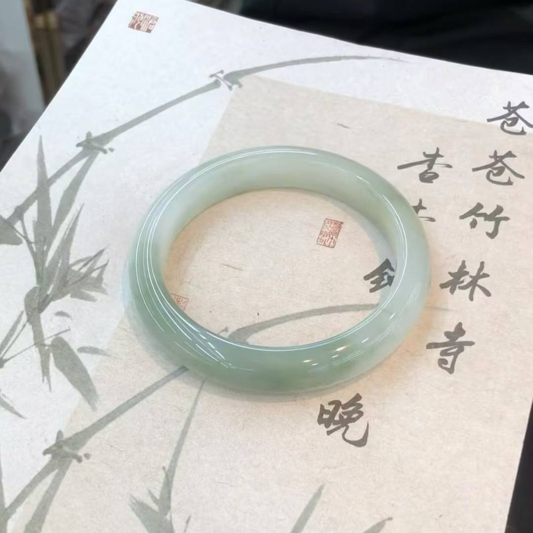 编号：324 时尚天山翠手镯多样性发货