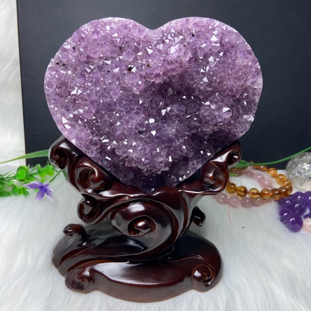 天然紫水晶爱心摆件天然水晶花居家办公原石摆件尺寸19×14厘米