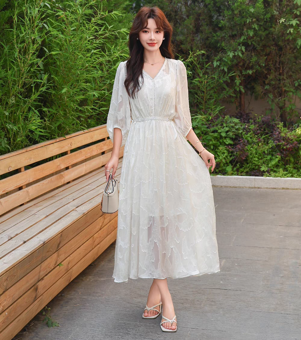 2024夏季新款V领中袖串珠重工提花内搭缎面吊带连衣裙两件套